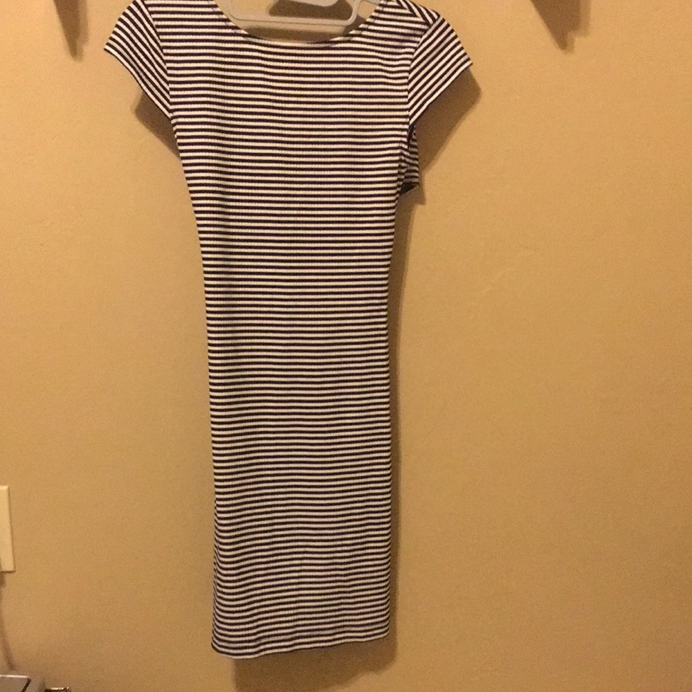 TIGHT, STRIPED BLACK AND WHITE DRESS